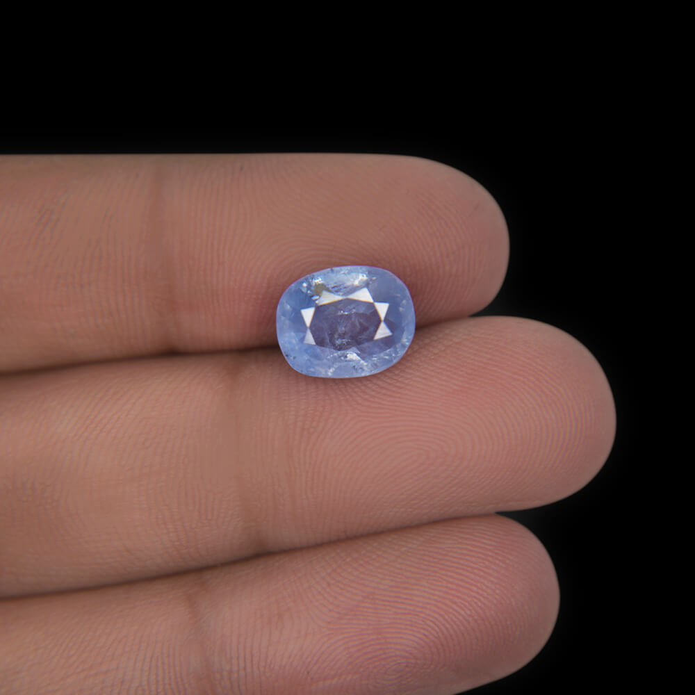Blue Sapphire - 3.62 Carat