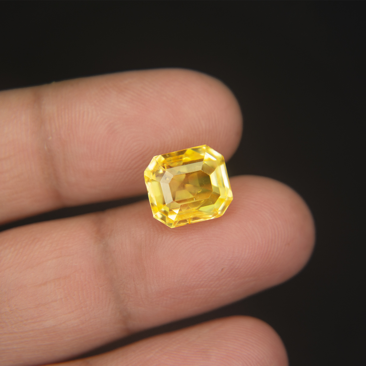 Yellow Sapphire - 9.06 Carat