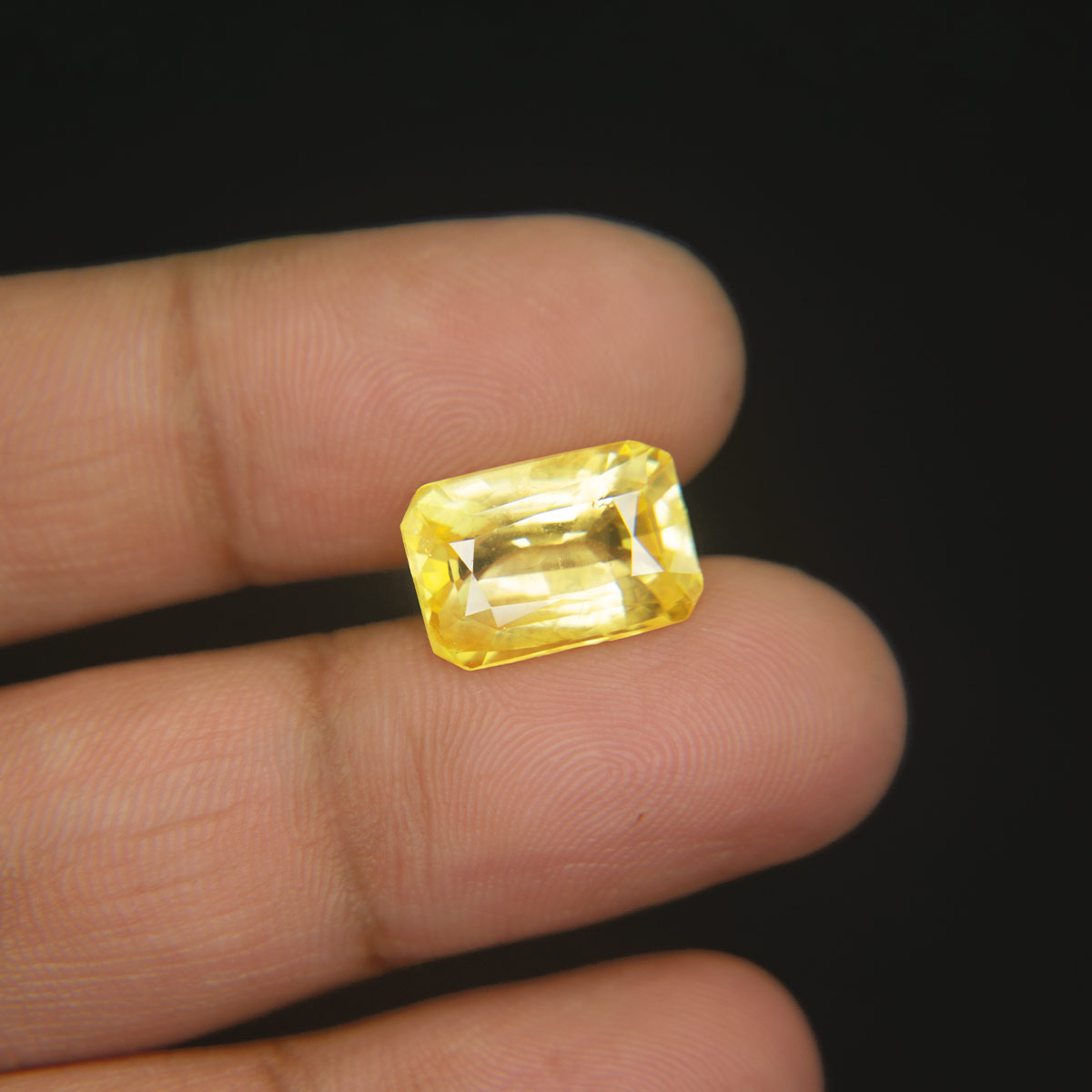 Yellow Sapphire - 9.20 Carat