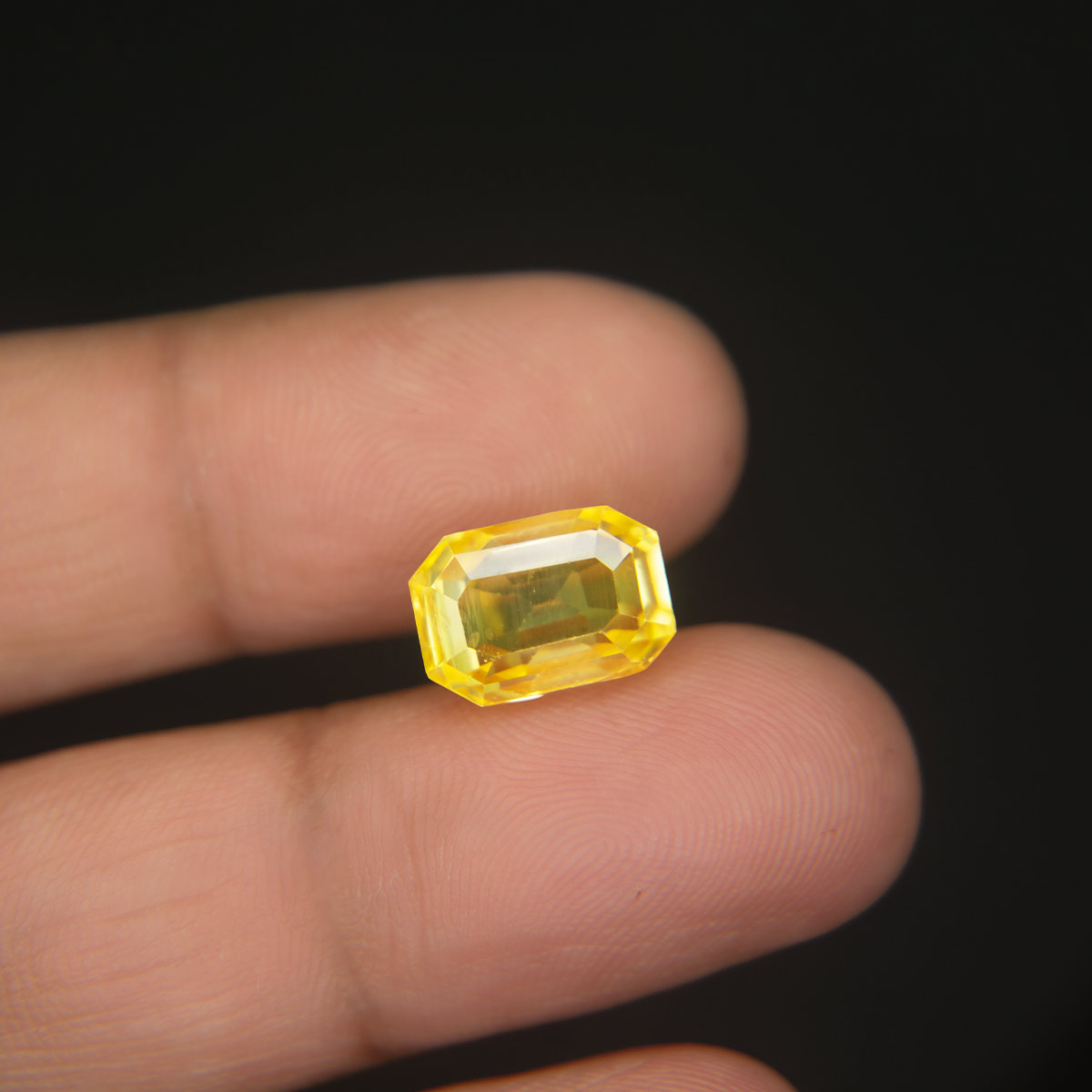 Yellow Sapphire - 8.47 Carat