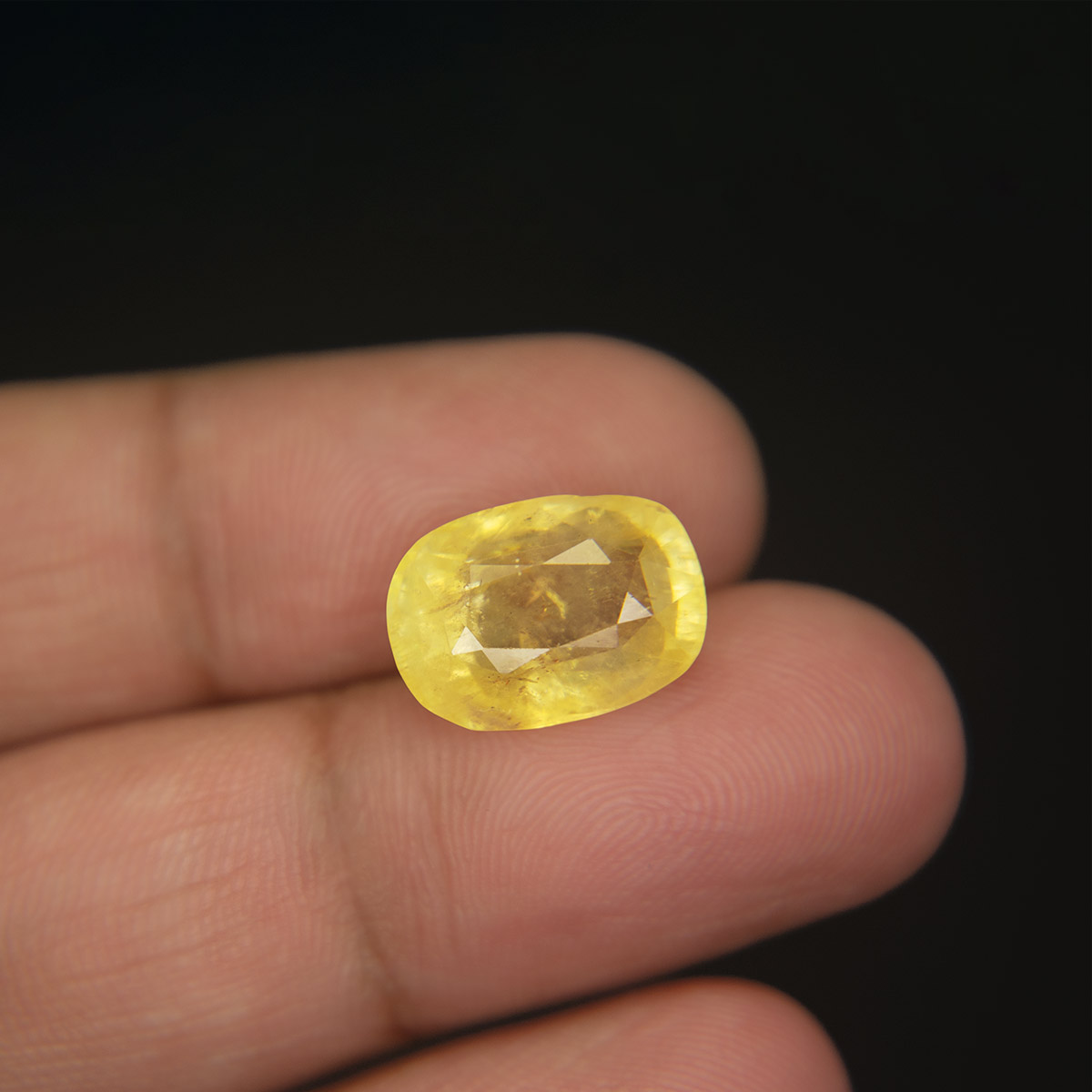 Yellow Sapphire - 10.30 Carat