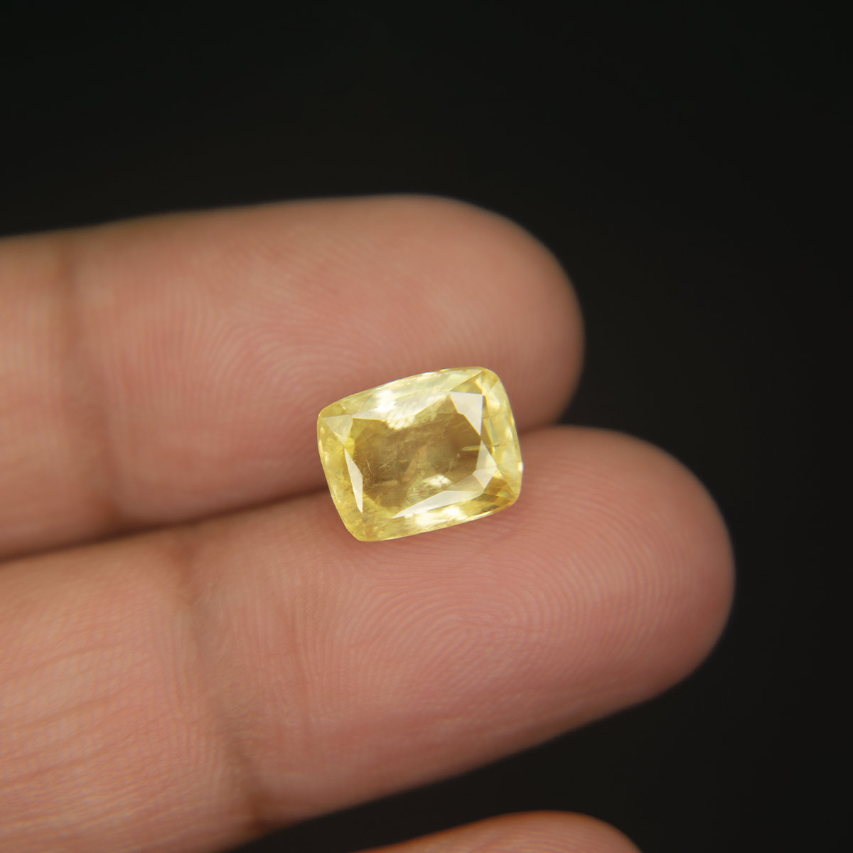 Yellow Sapphire - 5.44 Carat