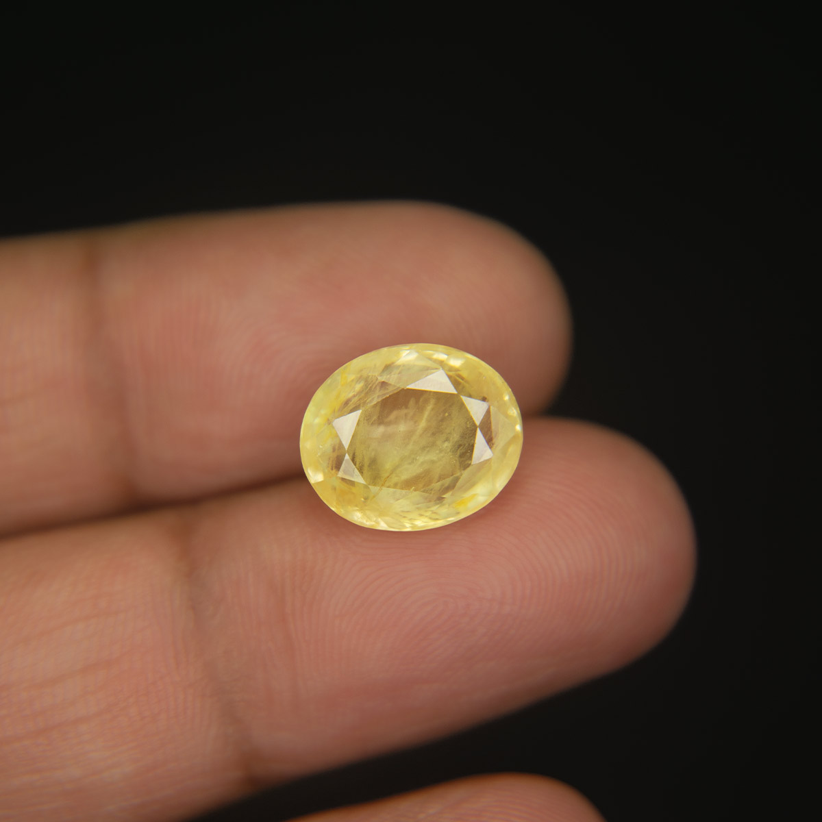 Yellow Sapphire - 8.23 Carat