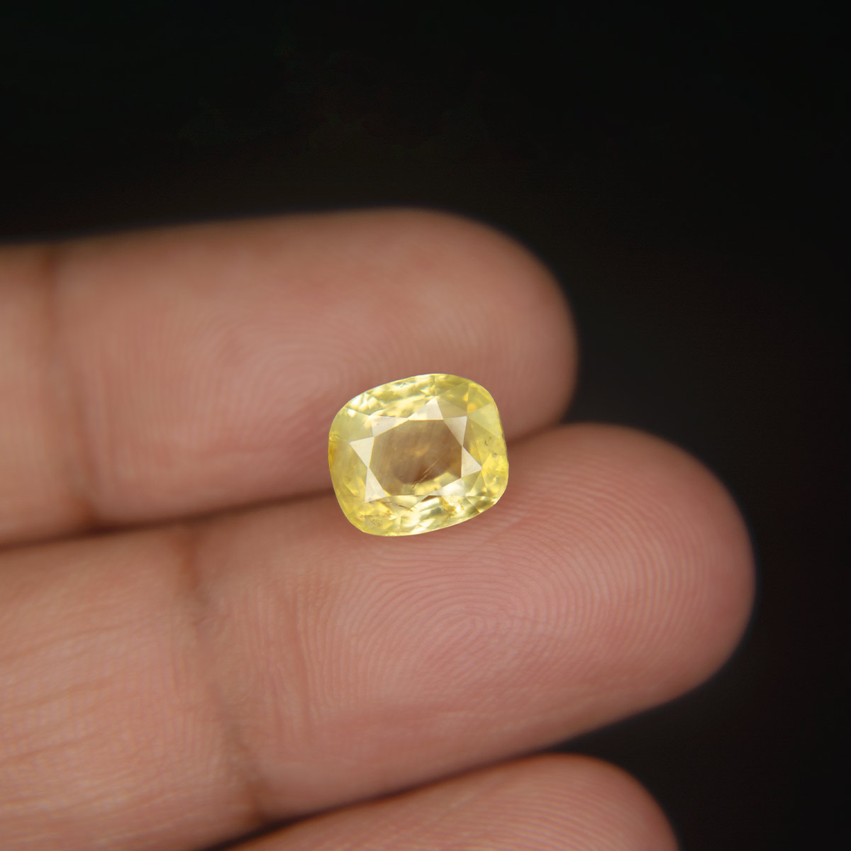 Yellow Sapphire - 4.49 Carat