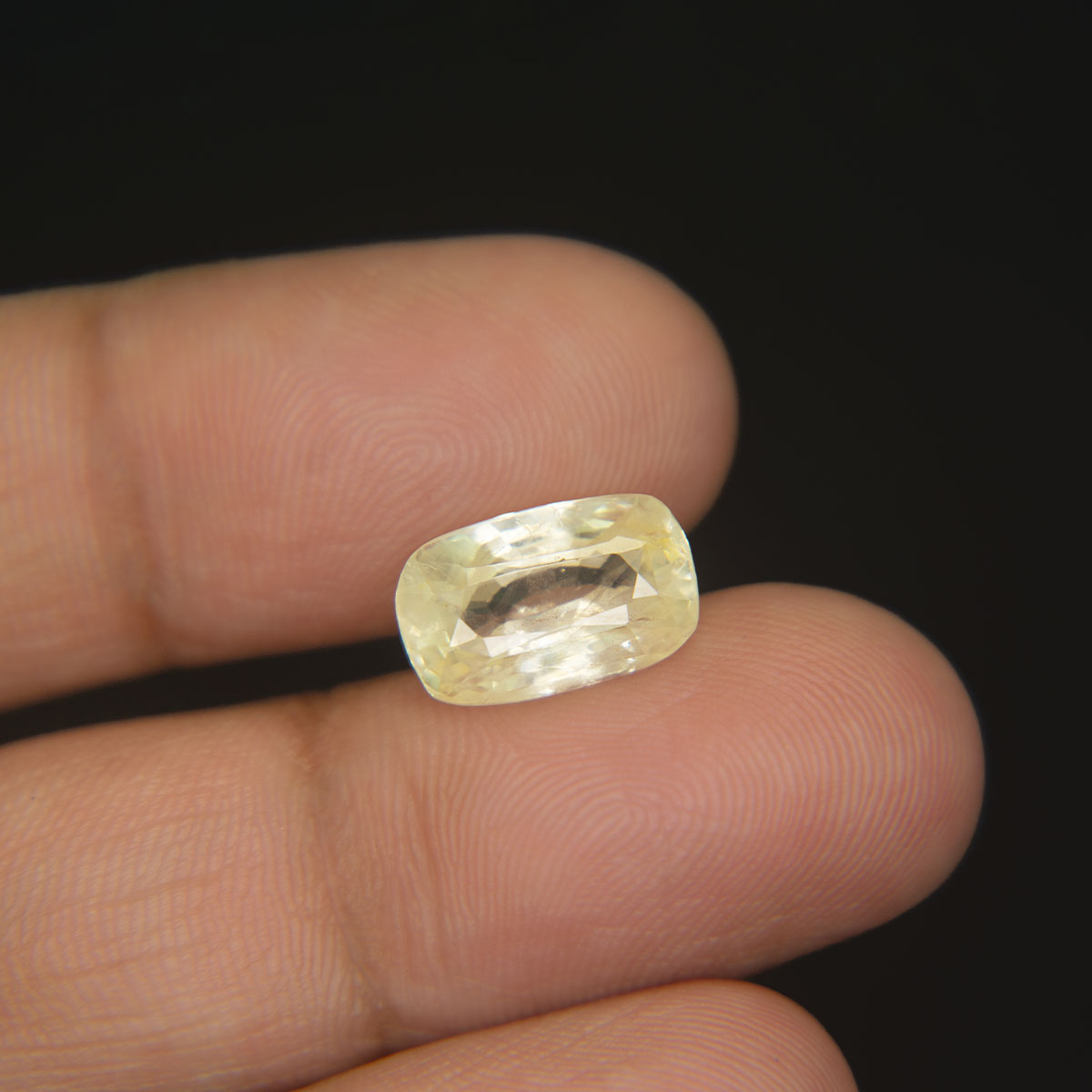 Yellow Sapphire - 6.37 Carat