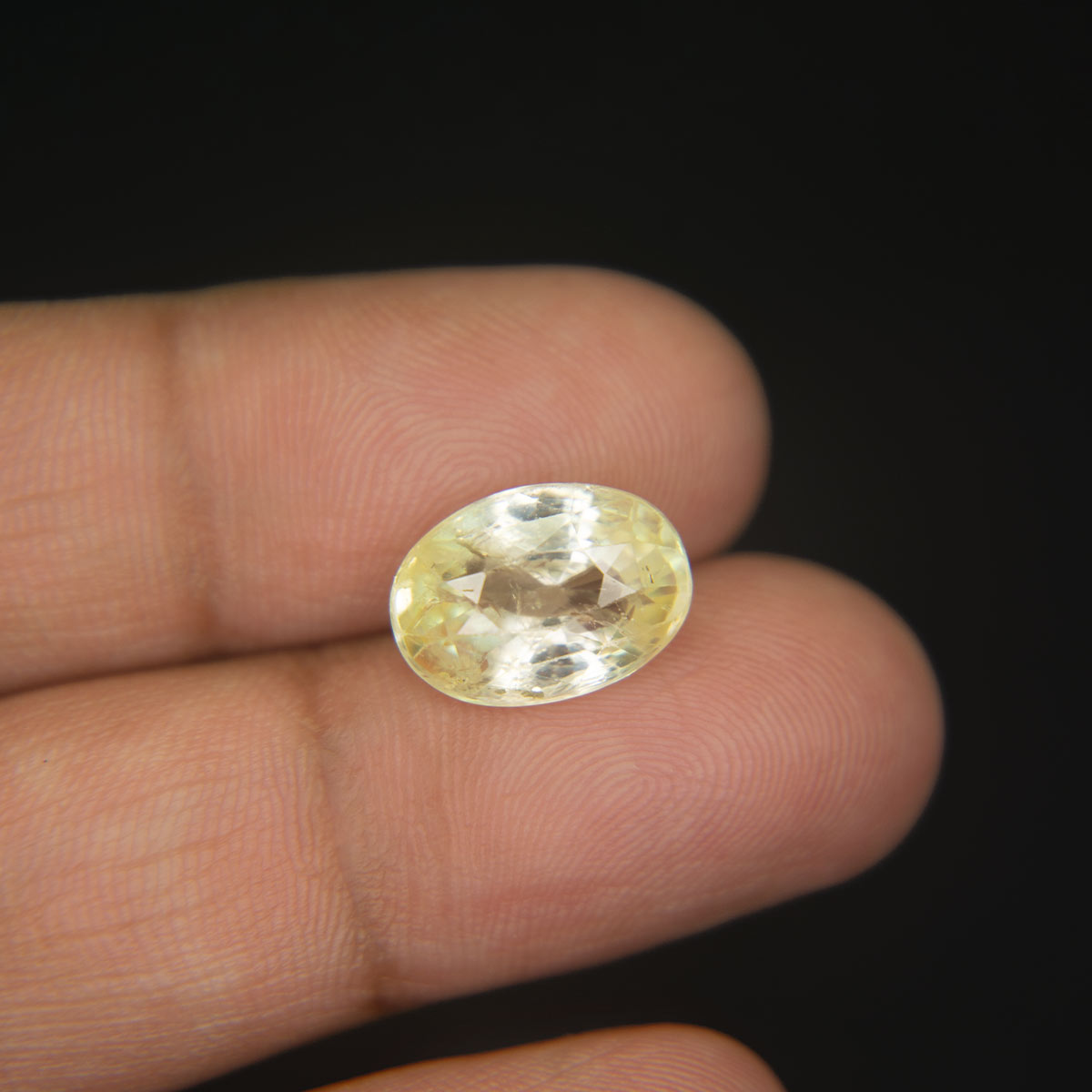 Yellow Sapphire - 8.44 Carat