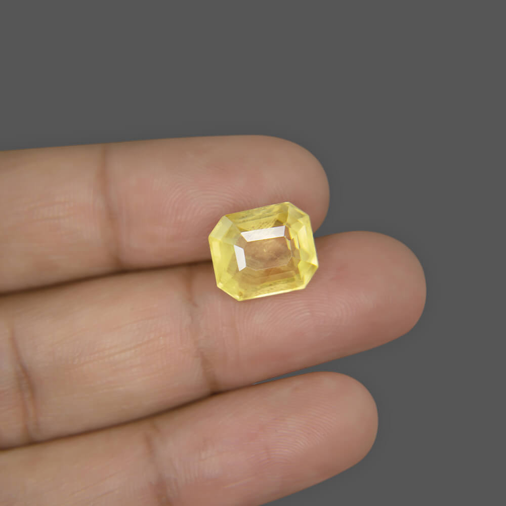 Yellow Sapphire - 9.20 Carat