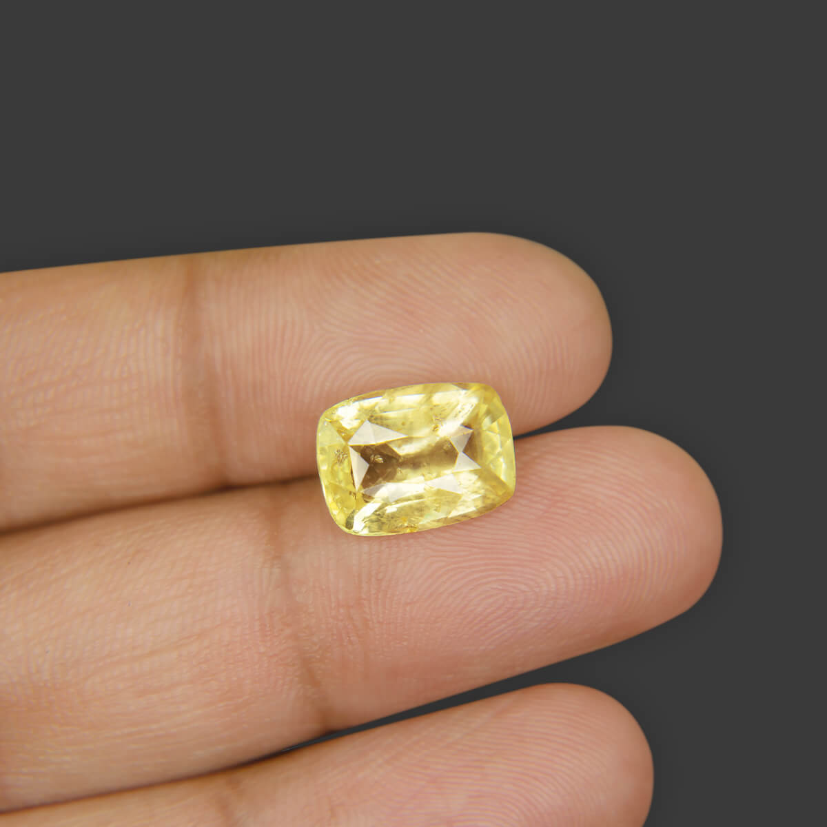 Yellow Sapphire - 6.69 Carat