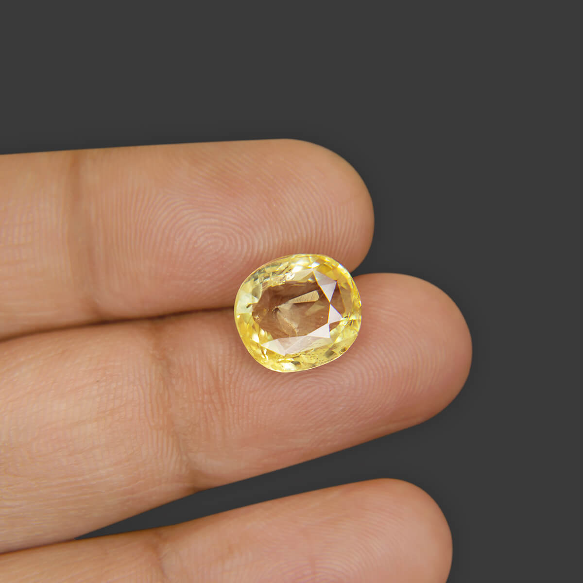 Yellow Sapphire - 7.34 Carat