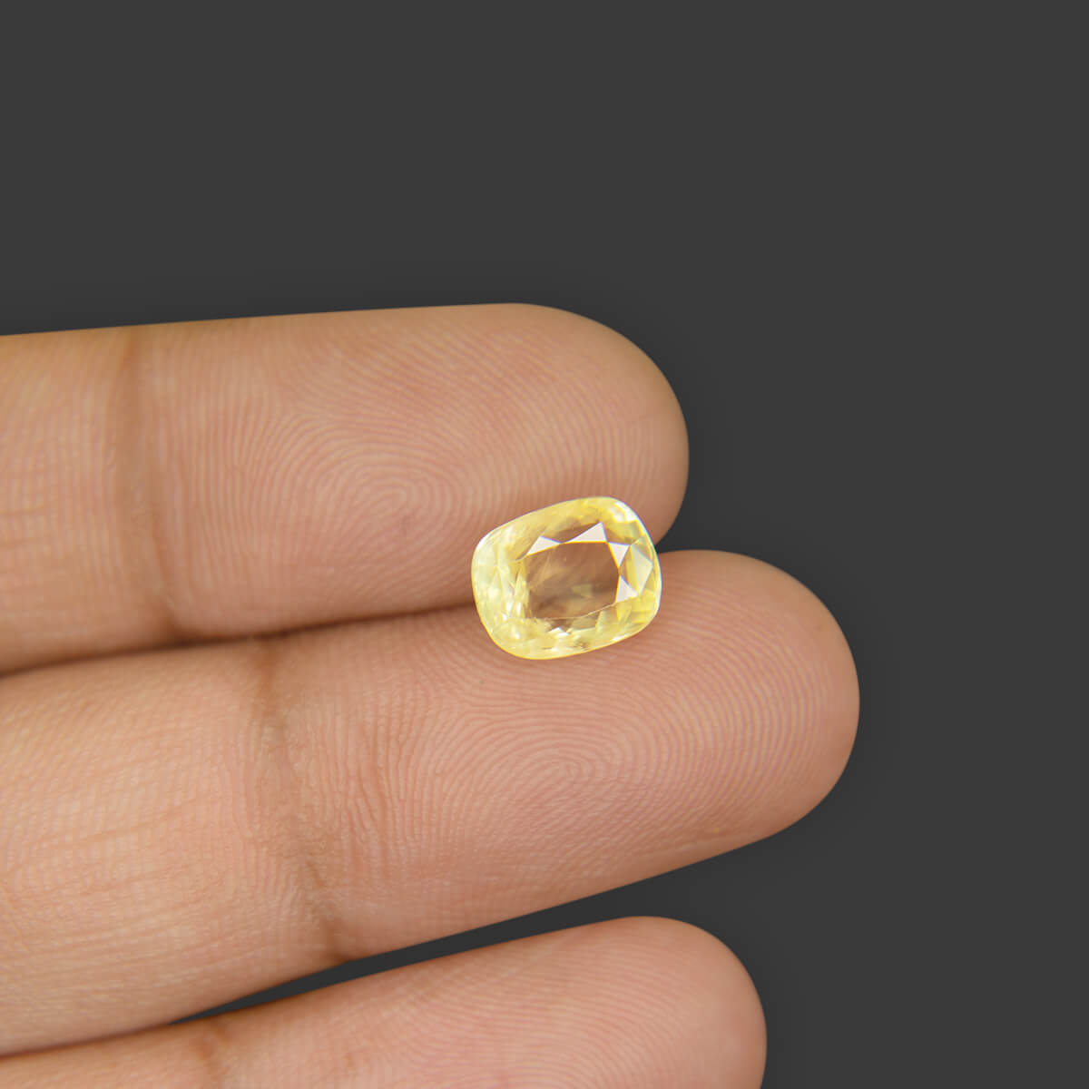 Yellow Sapphire - 3.26 Carat