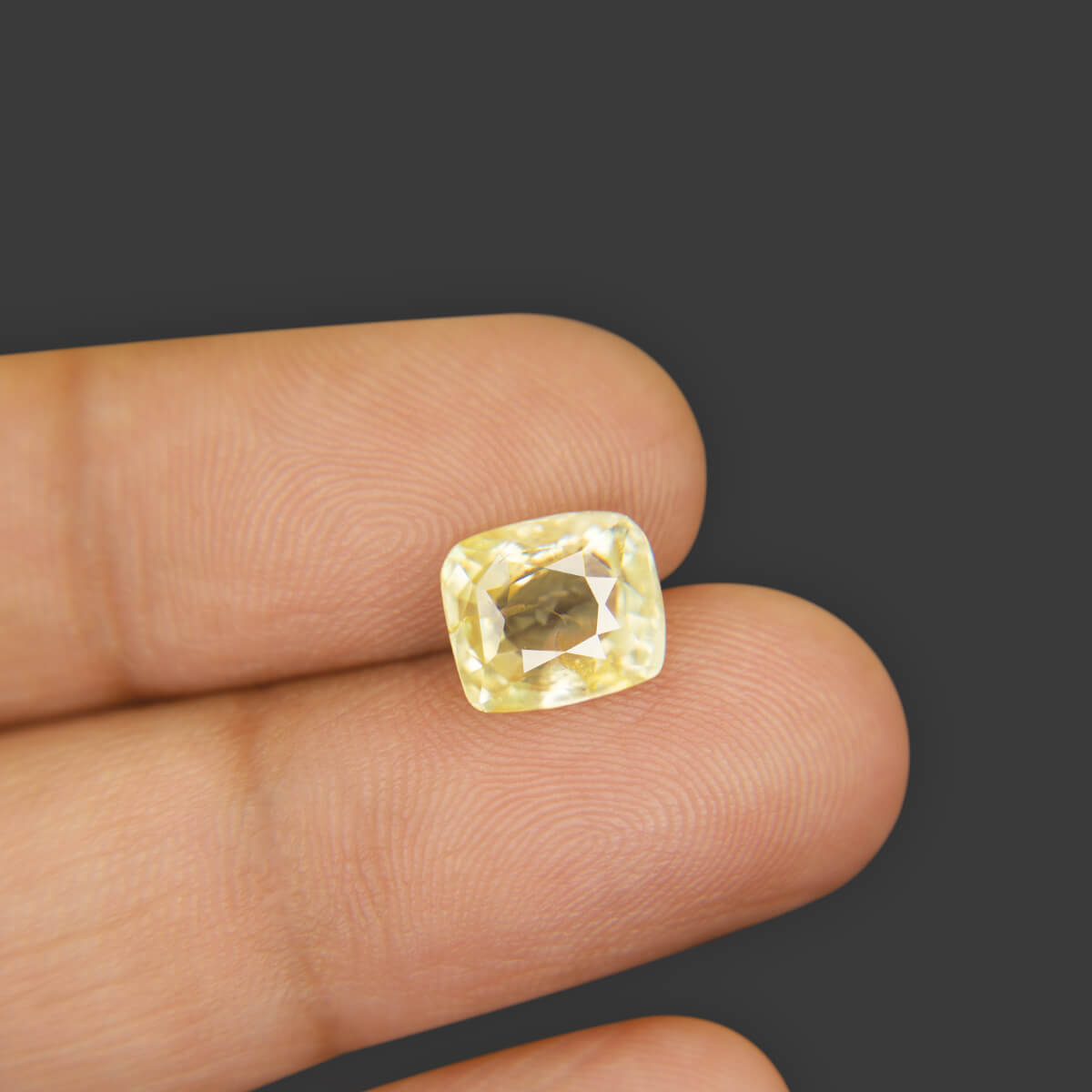 Yellow Sapphire - 3.16 Carat