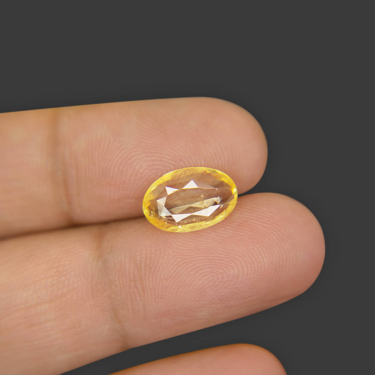 Yellow Sapphire - 3.73 Carat