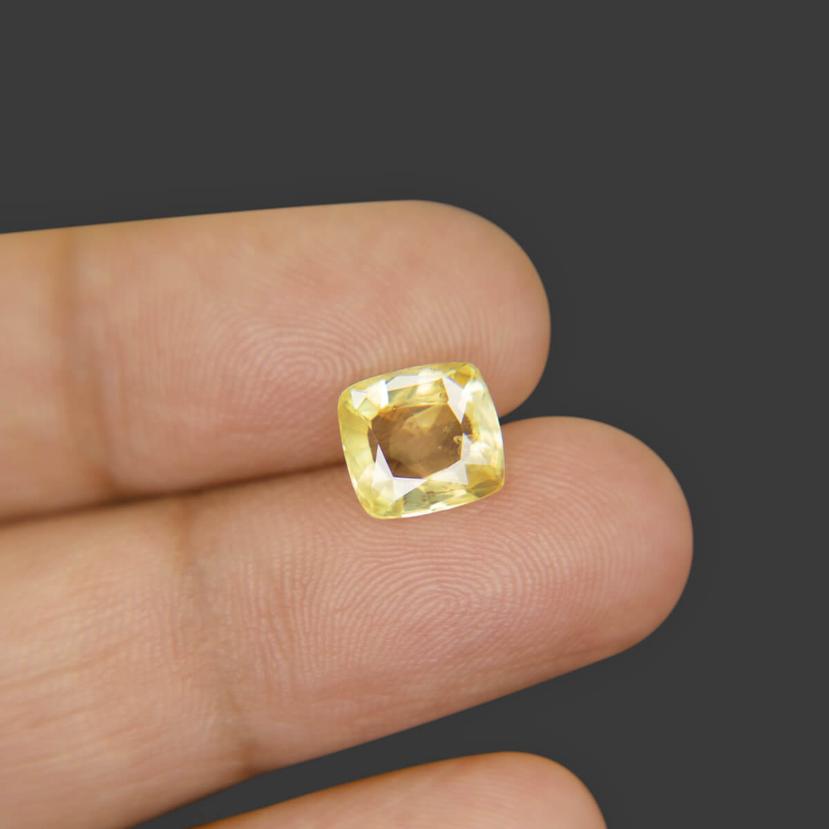Yellow Sapphire - 3.32 Carat