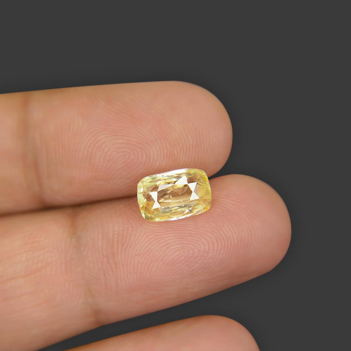 Yellow Sapphire - 3.50 Carat