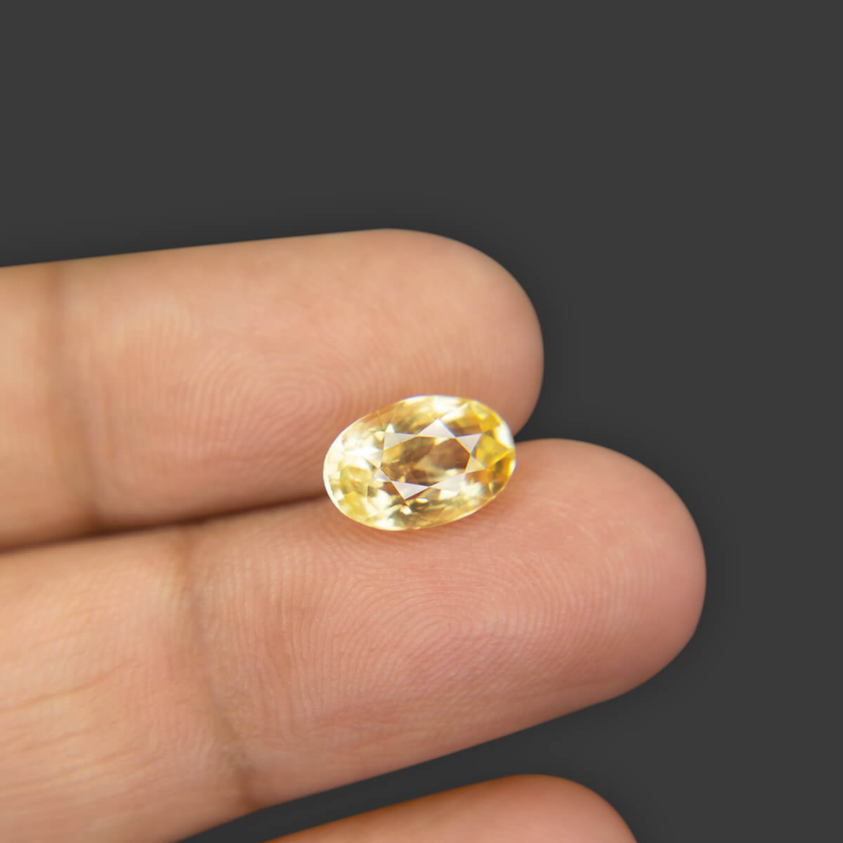 Yellow Sapphire - 3.78 Carat