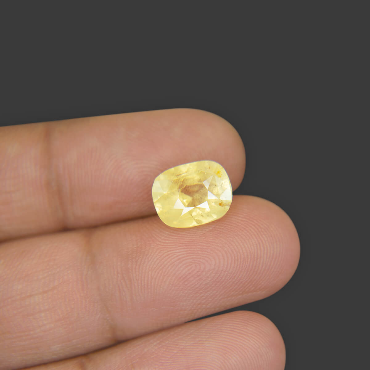 Yellow Sapphire - 6.85 Carat