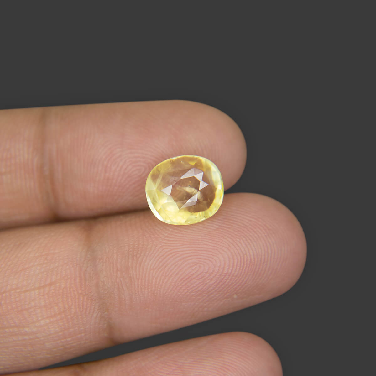 Yellow Sapphire - 4.27 Carat