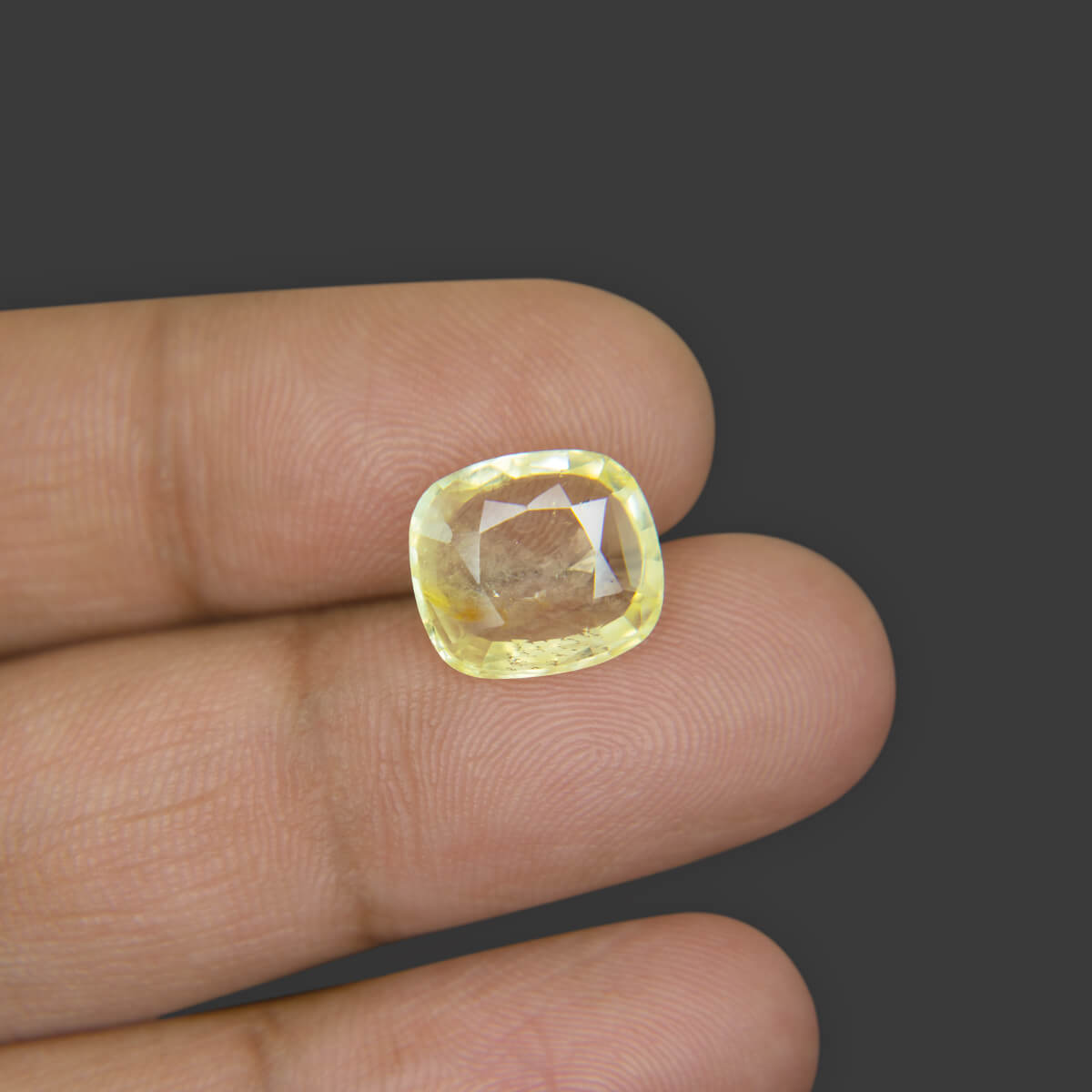 Yellow Sapphire - 6.39 Carat