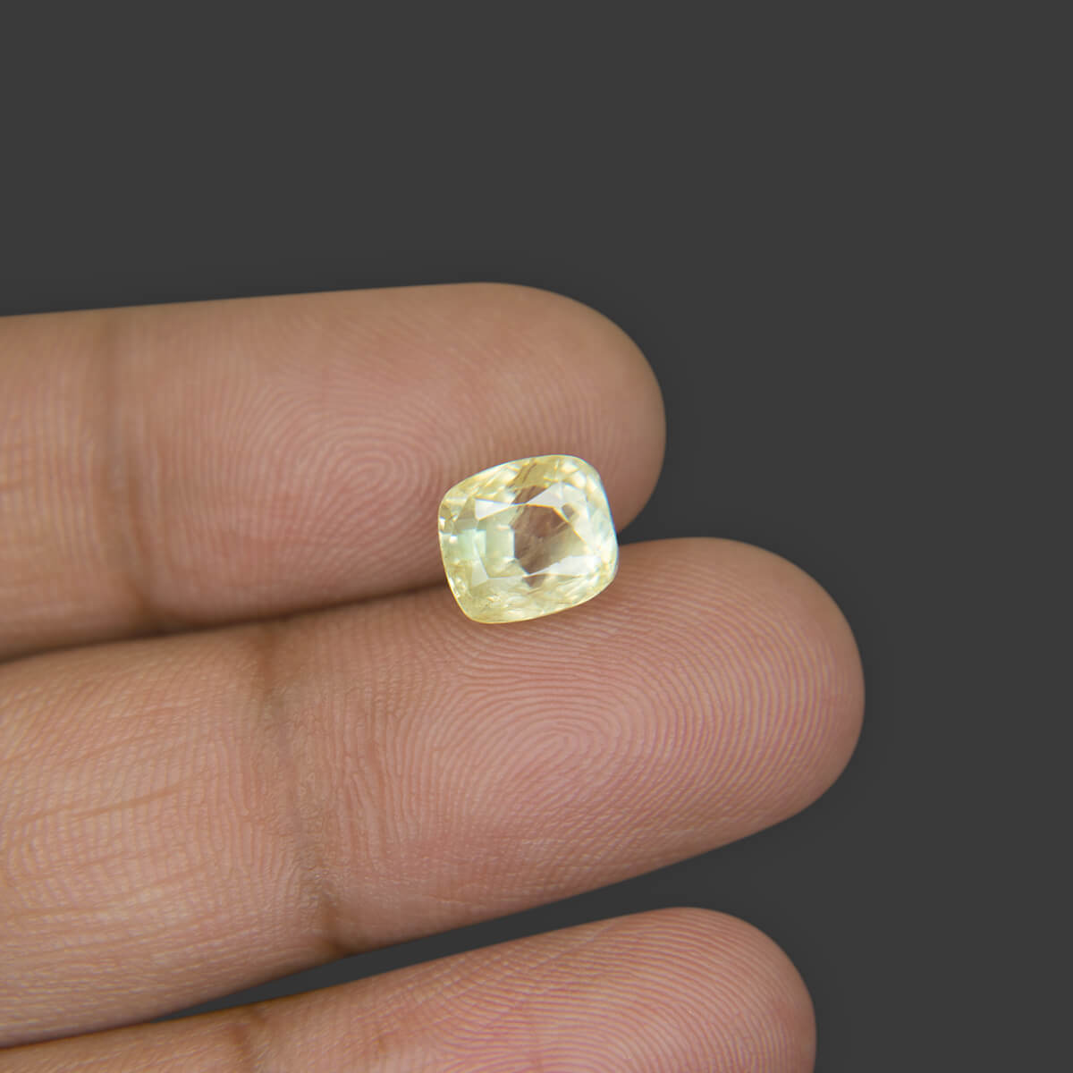 Yellow Sapphire - 4.12 Carat