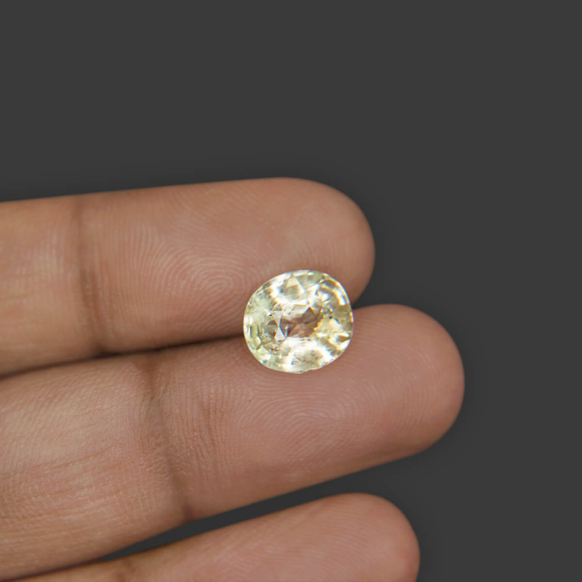 Yellow Sapphire - 4.10 Carat