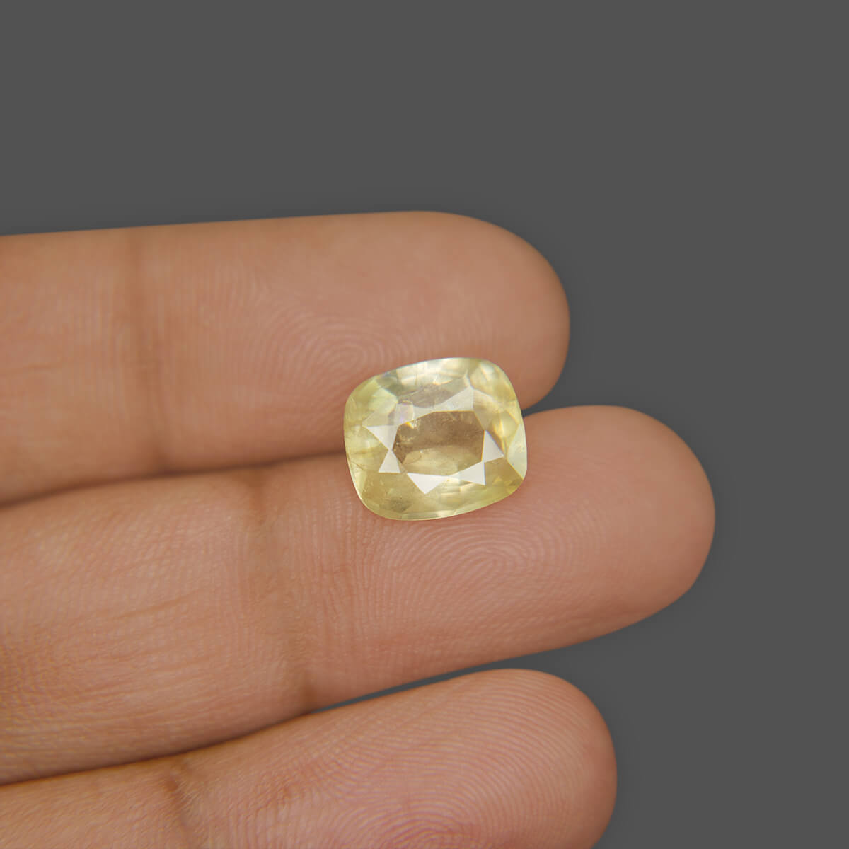 Yellow Sapphire - 5.65 Carat