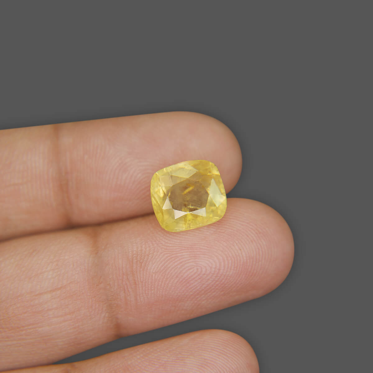 Yellow Sapphire - 6.67 Carat