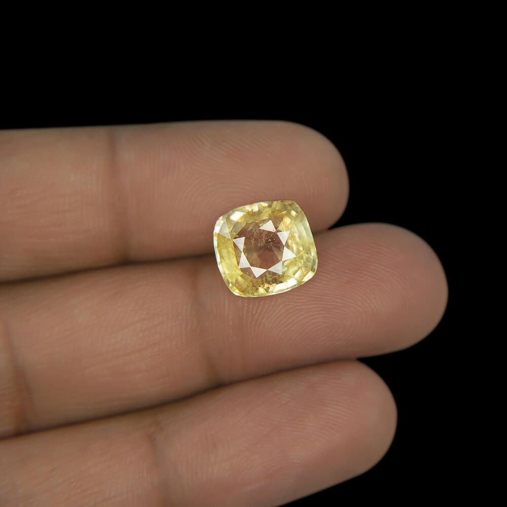 Yellow Sapphire (Pukhraj) Ceylon  - 6.62 Carat (7.30 Ratti)