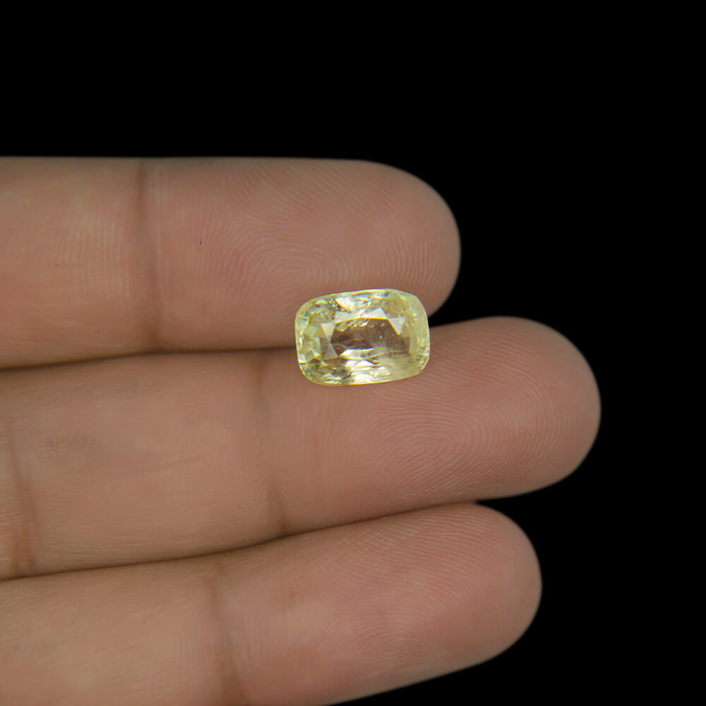 Yellow Sapphire (Pukhraj) Sri Lanka - 5.27 Carat (5.85 Ratti)