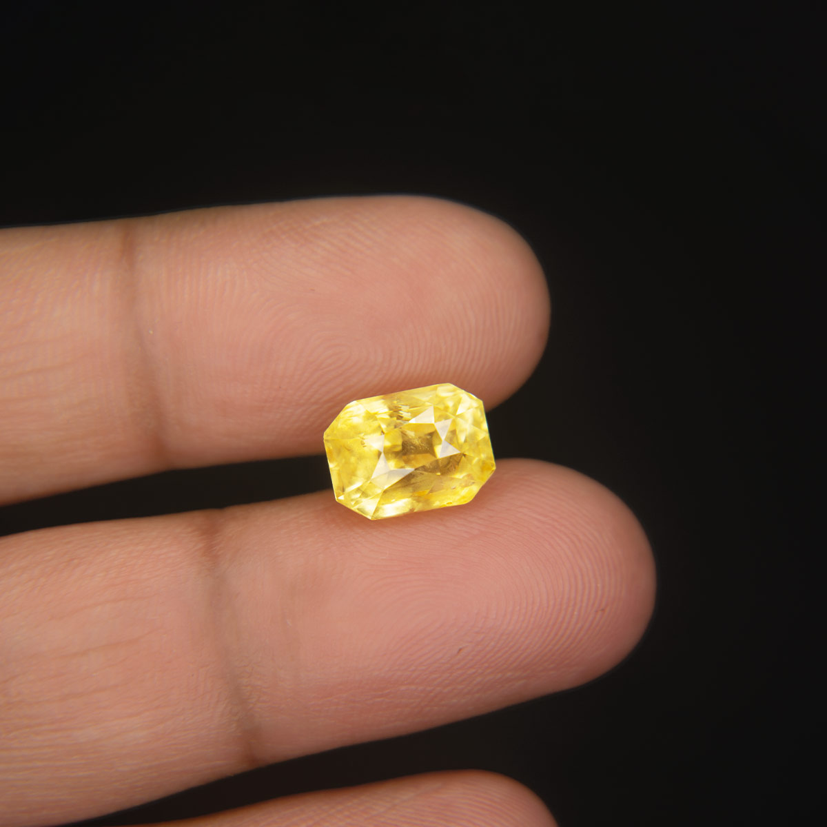 Yellow Sapphire - 6.75 Carat