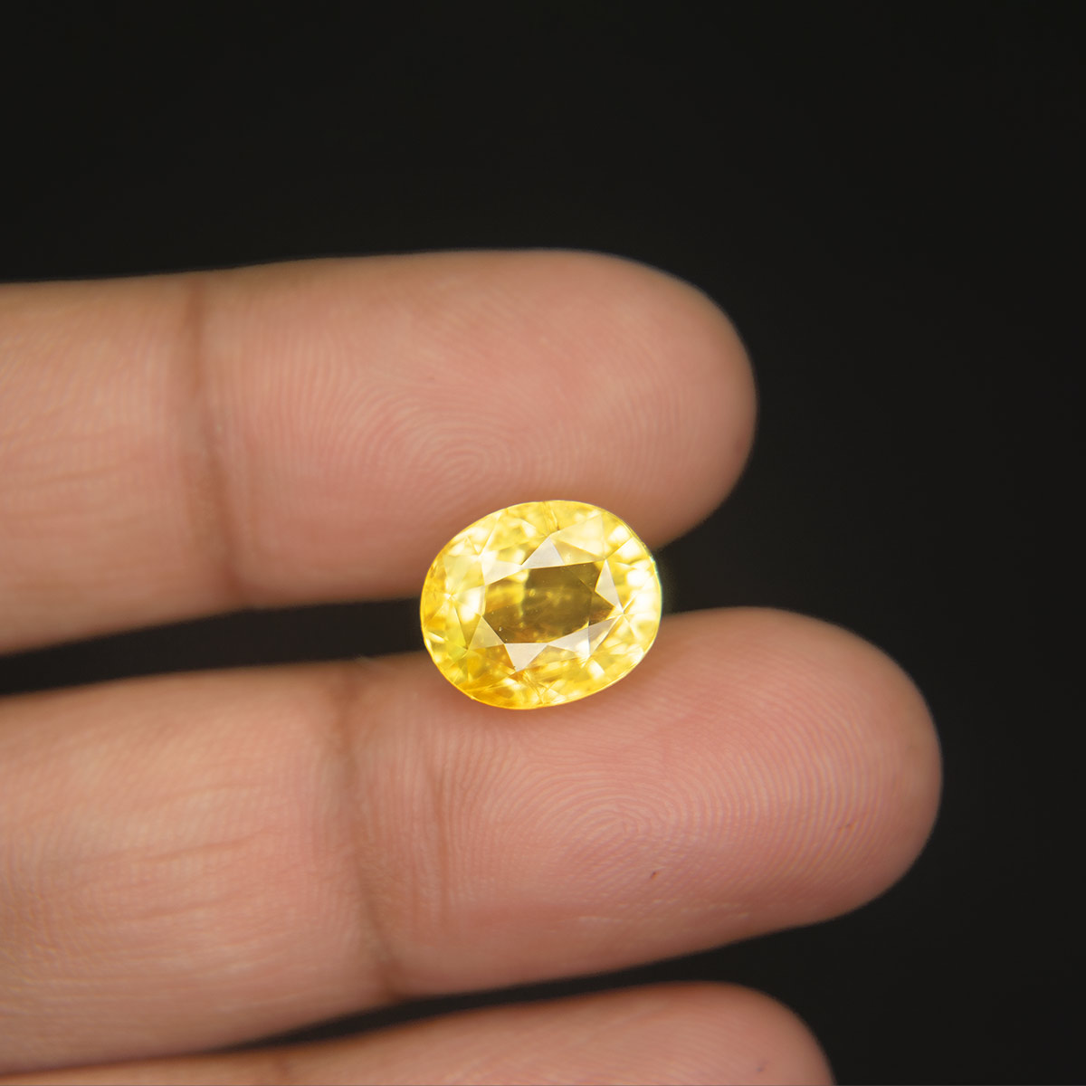 Yellow Sapphire - 8.77 Carat