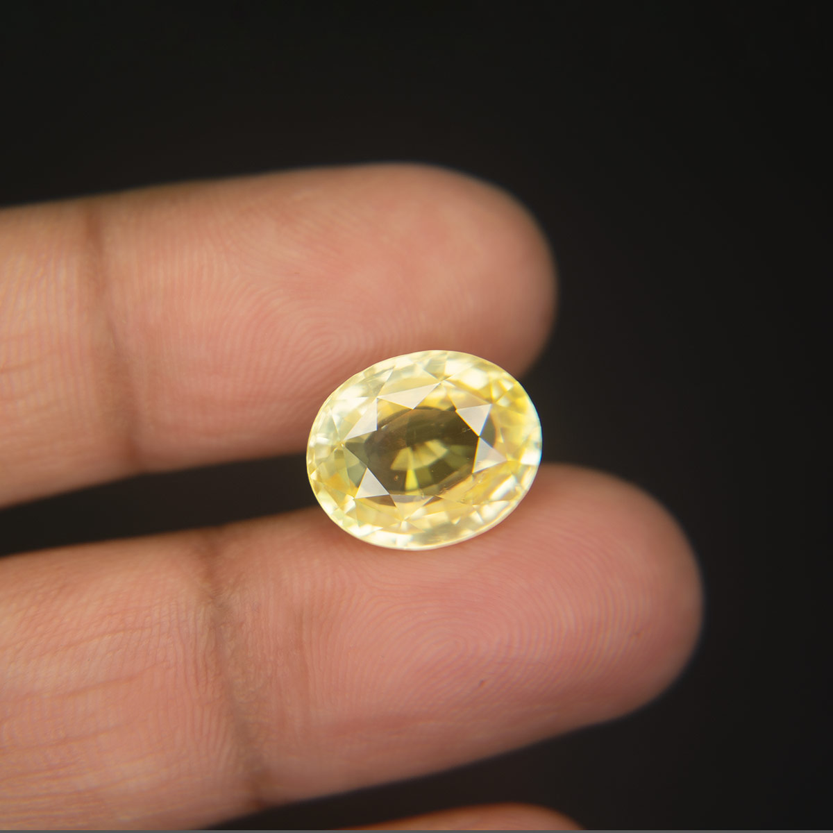 Yellow Sapphire - 10.22 Carat
