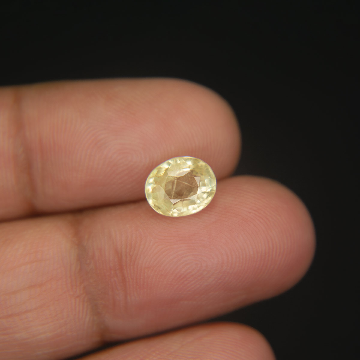 Yellow Sapphire - 2.58 Carat